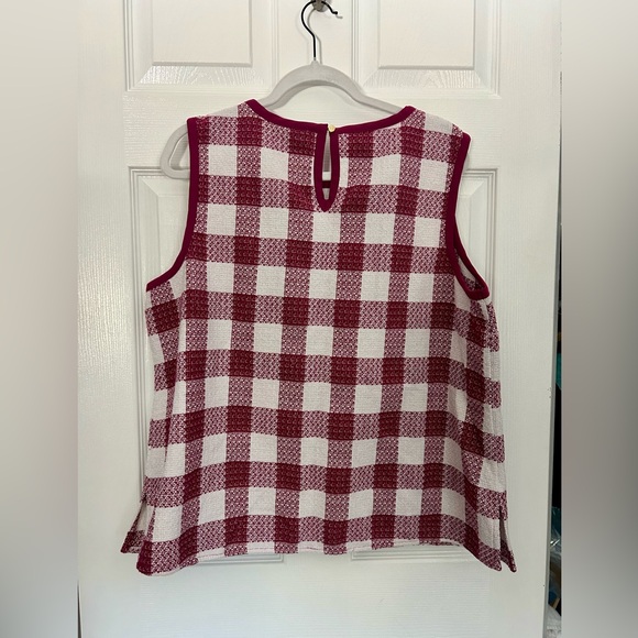 Liz Claiborne Women’s Sleeveless Gingham Tweed Raspberry and White Top - Picture 2 of 6